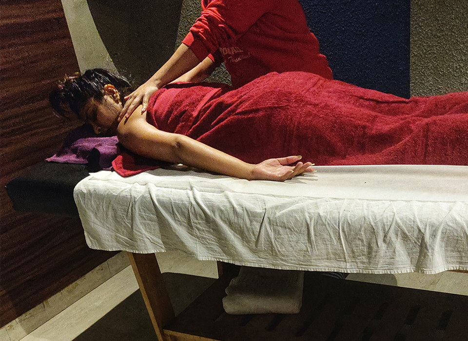 ayurveda massage in noida, kerala ayurvedic massage in noida, ayurvedic massage centre in noida